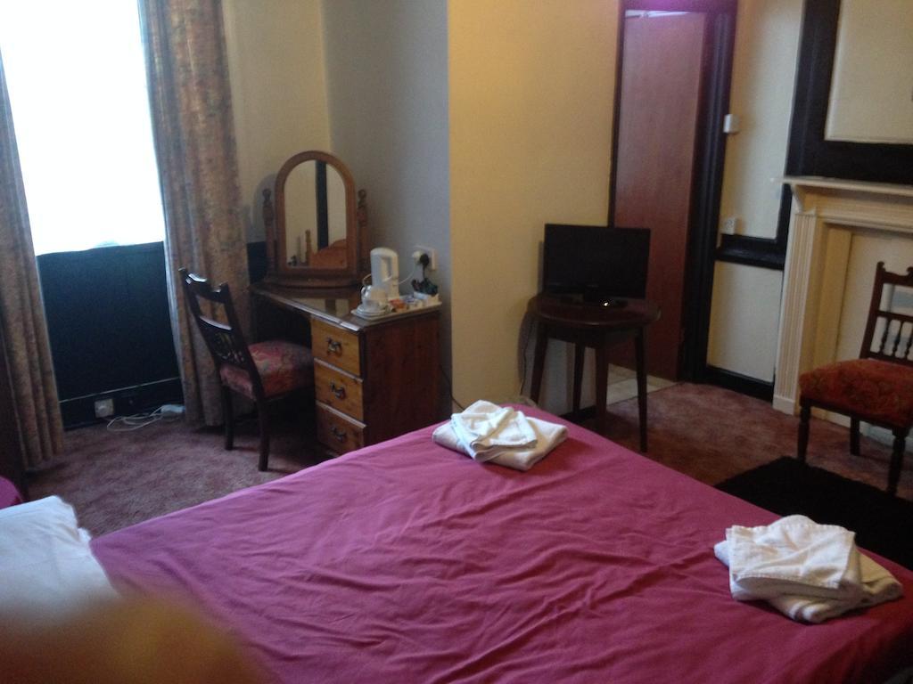 Tudor Rose Hotel Кингс Лин Стая снимка
