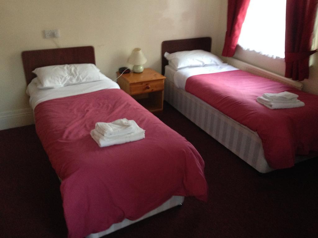 Tudor Rose Hotel Кингс Лин Стая снимка